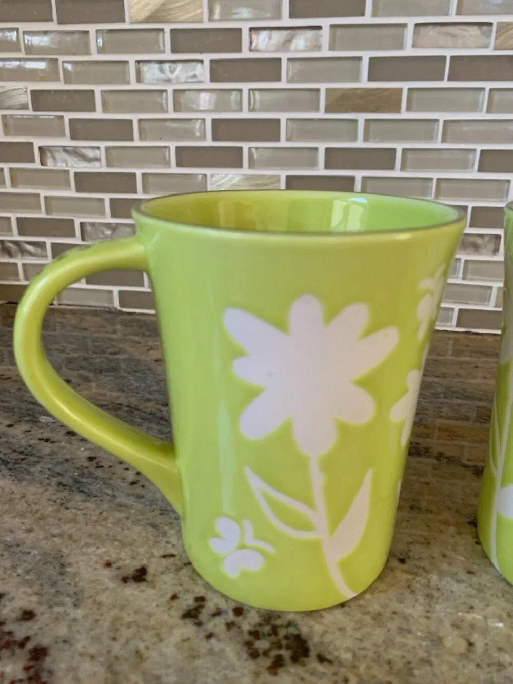 Starbucks 2007 lime green ceramic coffee mug white etched flowers lot of 2 12 oz